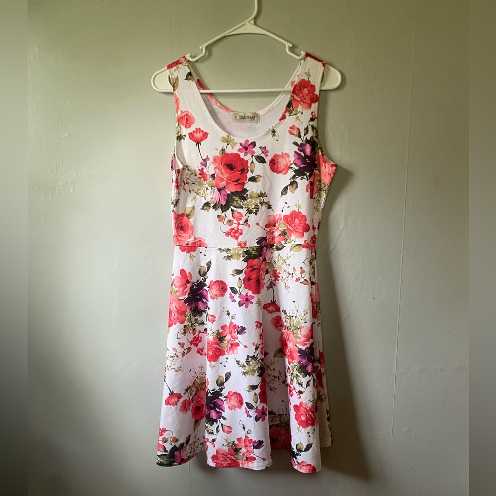 Floral Sundress Size L  Rose Print, Tank Dress, Fit And Flare Dress